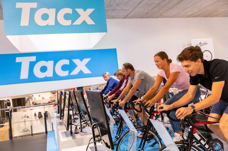 Daag je vrienden uit in onze superstores in Arnhem of Den Bosch.