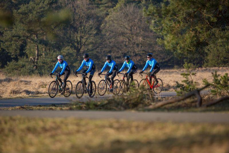 Ciascun ciclista ha un fisico e delle preferenze diversi. Quindi ogni ciclista trae beneficio da un buon assetto della bici per rimediare o prevenire il dolore.