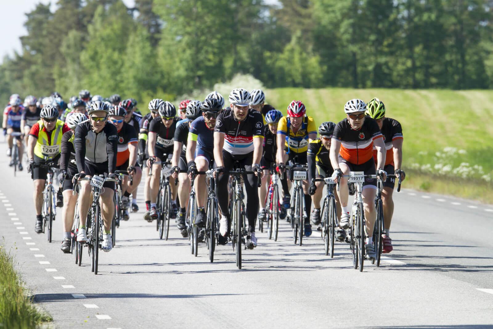 Het is zeer waarschijnlijk dat je tijdens de Vättern ronde in een peloton fietst. Foto: Micke Fransson