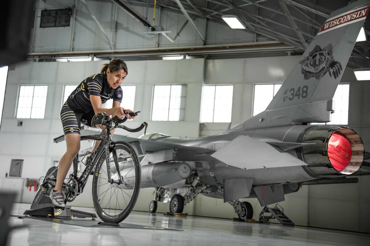 Je kunt een CycleOps trainer ook als stand-alone gebruiken. Dan kun je hem dus ook in je garage, naast je straaljager, neerzetten en gebruiken.