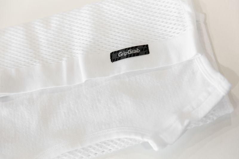 De achterkant van de 3-season ondershirts is dicht. Dat zorgt voor ene aangenaam warm gevoel op je rug (fiets onderkleding).