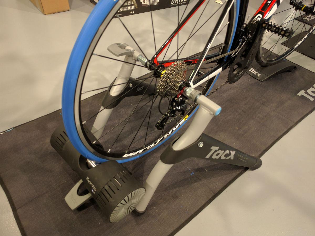 Tacx Bushido Smart Testbericht - Mantel - Mantel Bikes