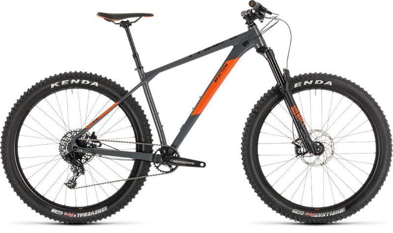 De 130 mm veerweg op de Cube Reaction TM Pro is genoeg voor bijna elke afdaling