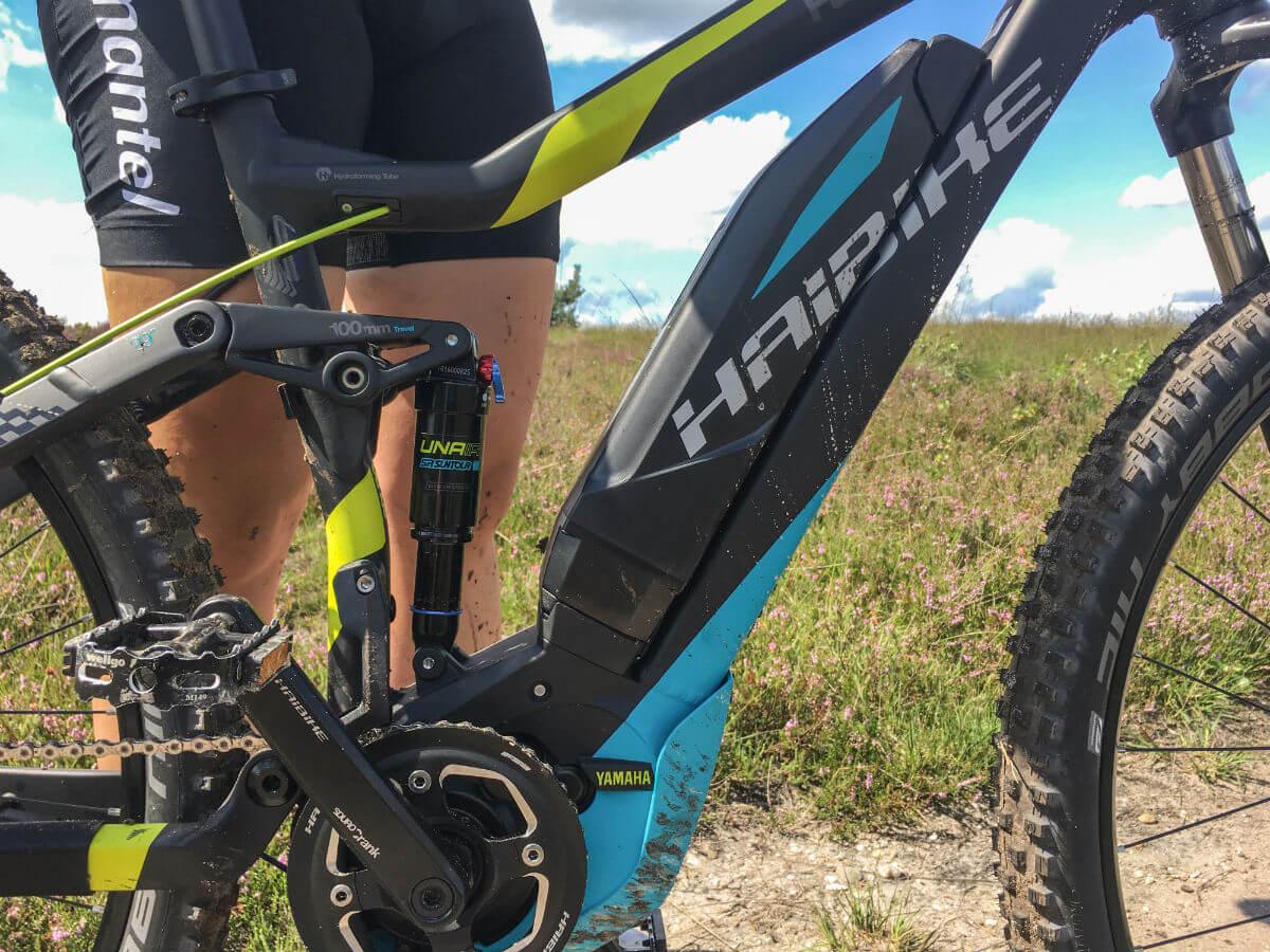 De Haibike elektrische mountainbike ziet er mooi uit, ondanks de duidelijk aanwezige accu.